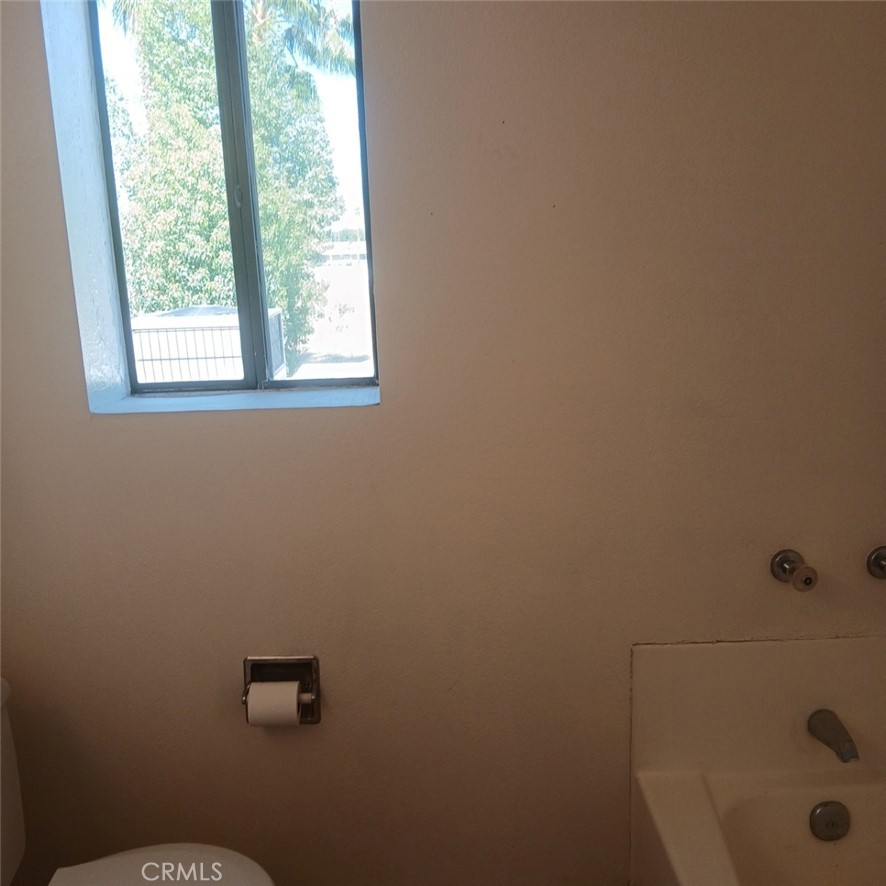 2439 West Acacia Avenue Property Photo 12