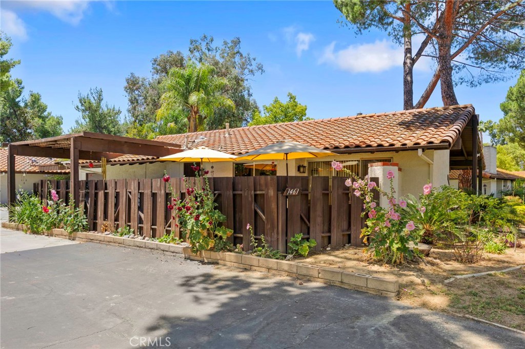 1461 Seven Hills Drive Property Photo 3