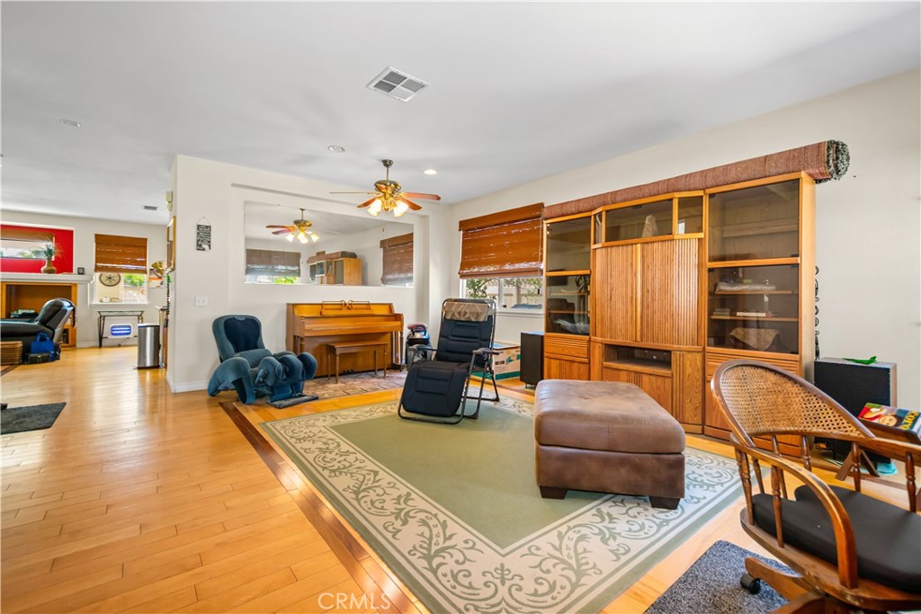 925 Hemingway Drive Property Photo 3