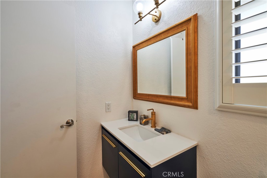 54440 Eisenhower Drive Property Photo 39