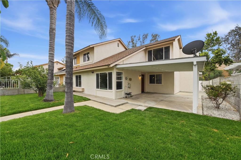 514 E Skylark Property Photo 1