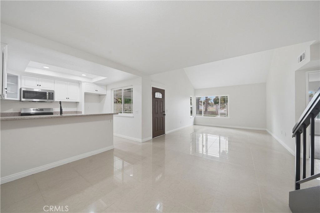 514 E Skylark Property Photo 12