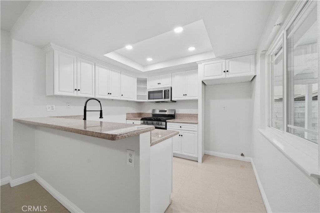 514 E Skylark Property Photo 14