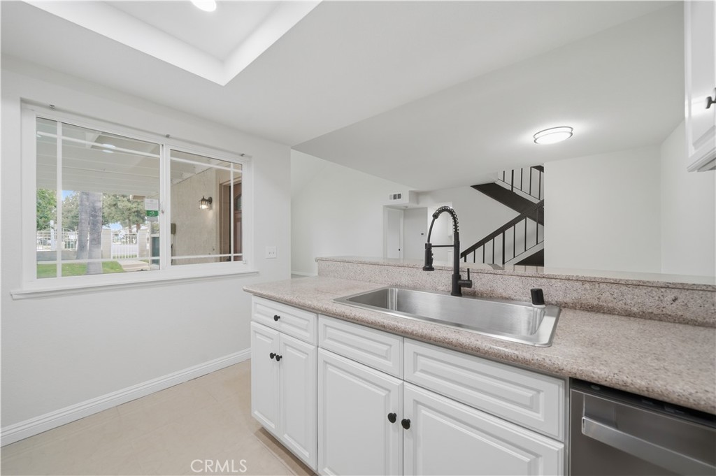514 E Skylark Property Photo 15