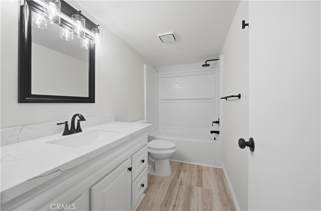 514 E Skylark Property Photo 17