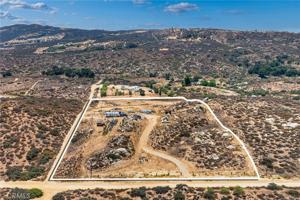 41720 Oak Canyon Road Property Photo 3