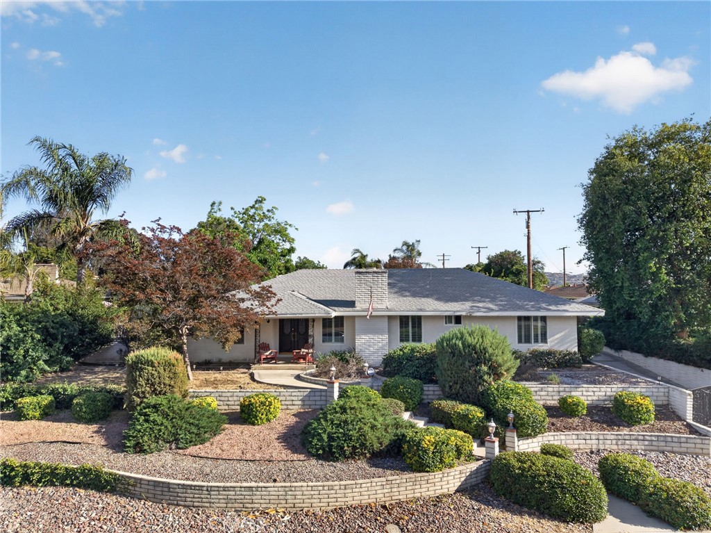 2859 Vista Way Property Photo 4