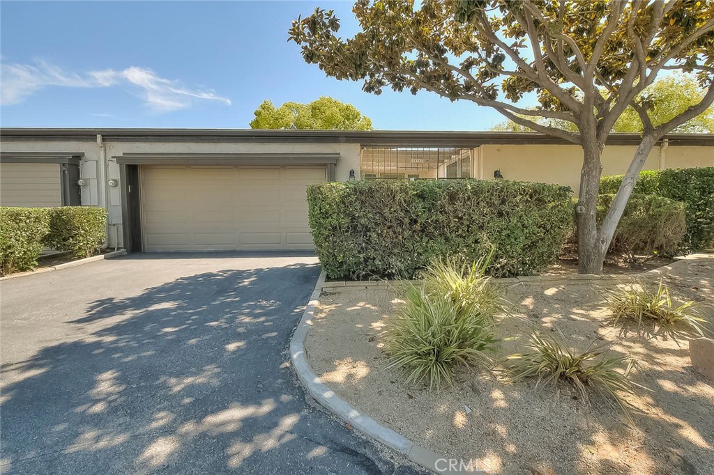 28307 Paseo Grande Property Photo 1