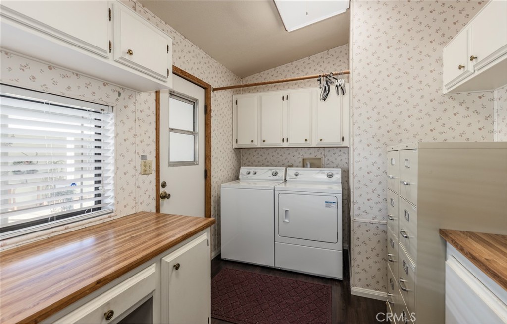 24600 Mountain Avenue 18 Property Photo 17