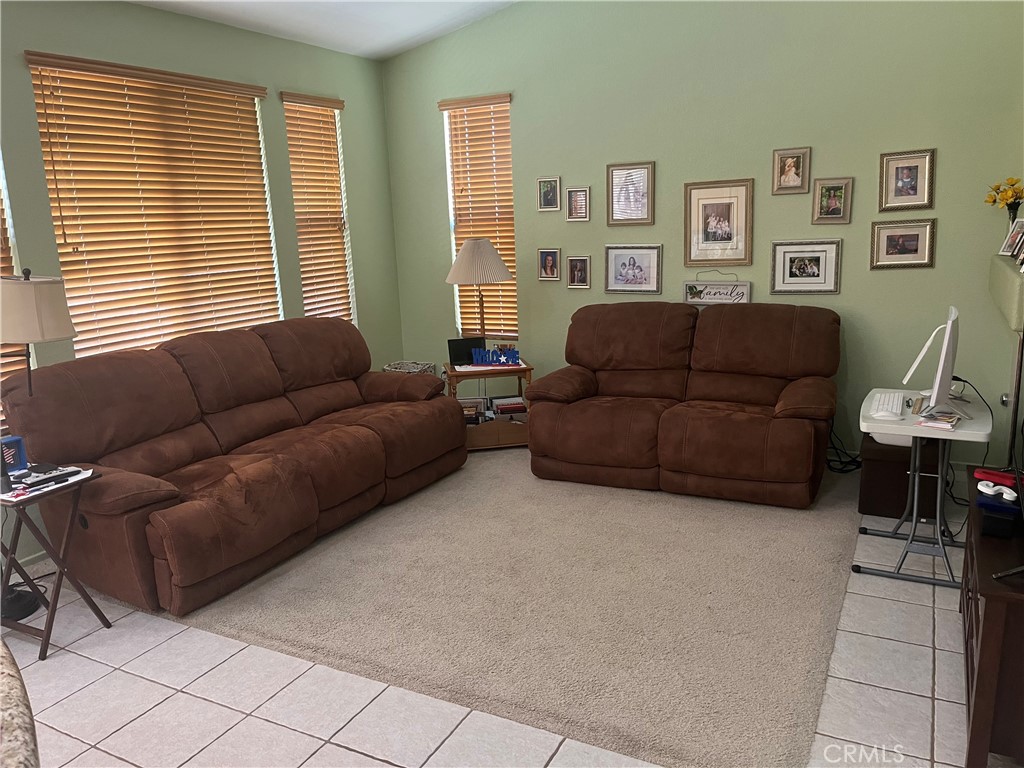 785 N Hemet Property Photo 4