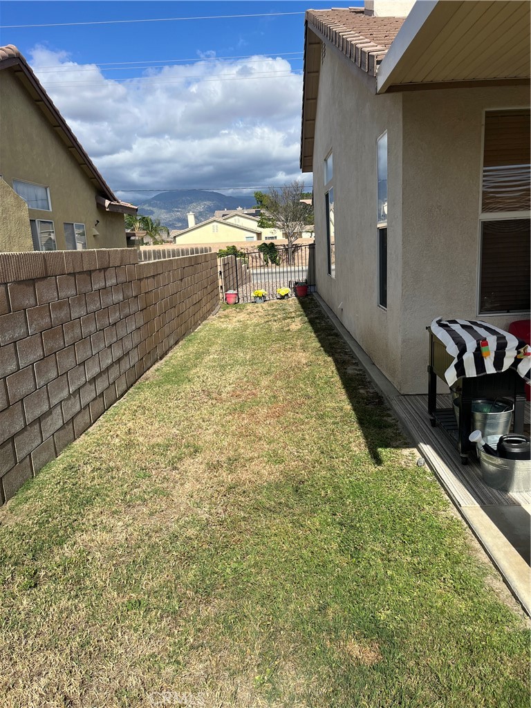 785 N Hemet Property Photo 18