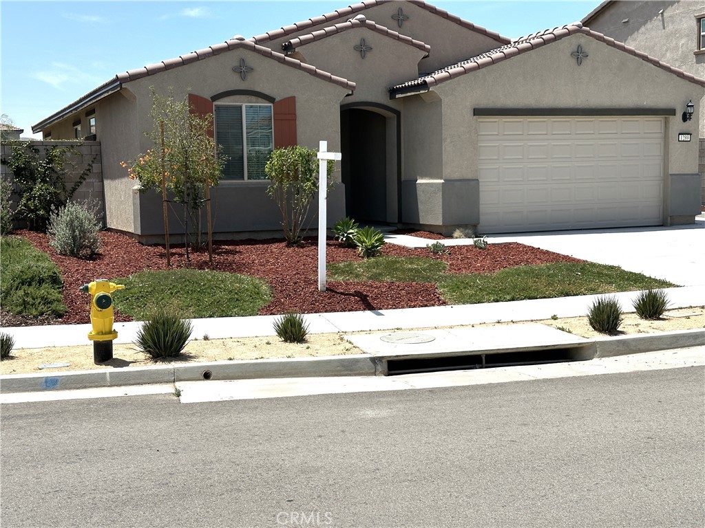 1289 Kingfisher Property Photo 1
