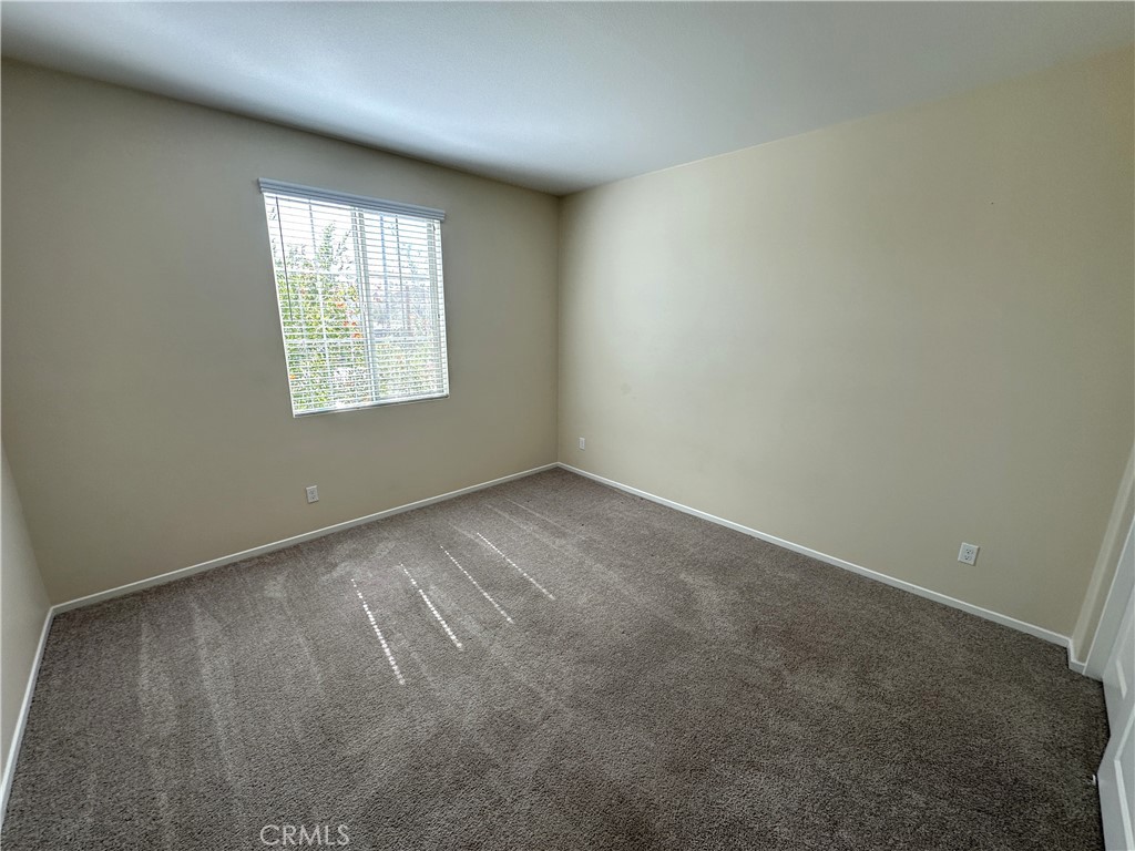 1289 Kingfisher Property Photo 4