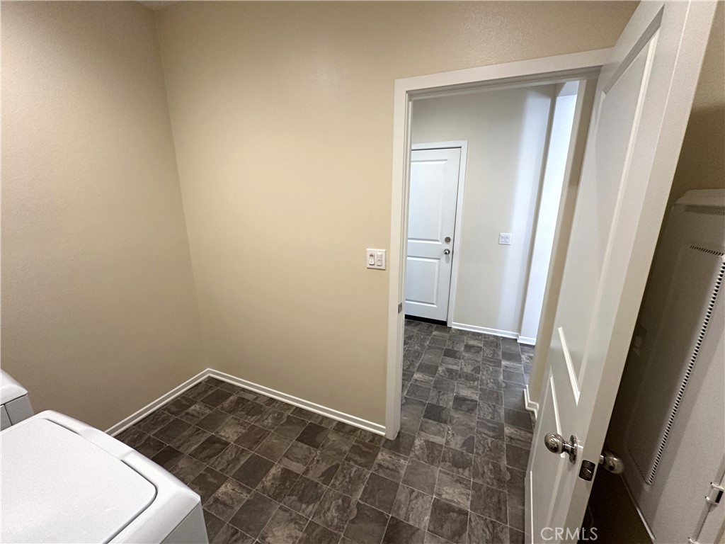 1289 Kingfisher Property Photo 11