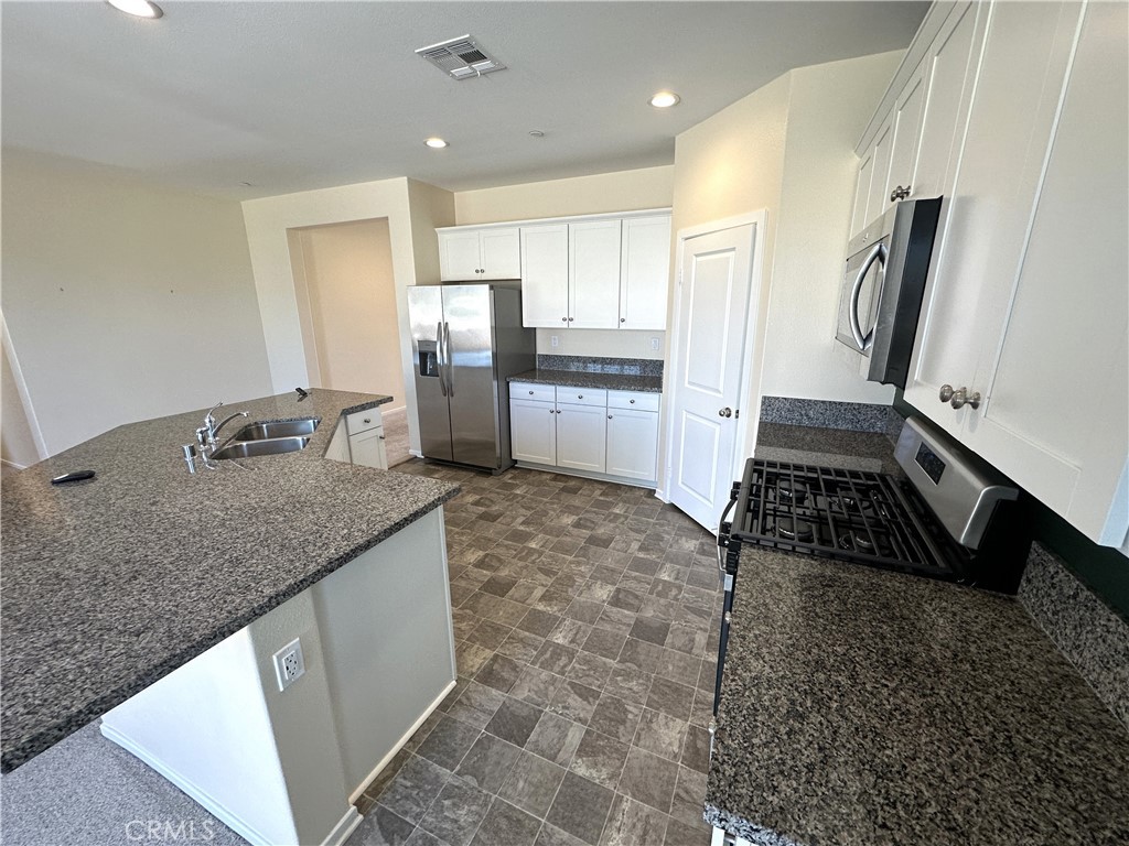 1289 Kingfisher Property Photo 19