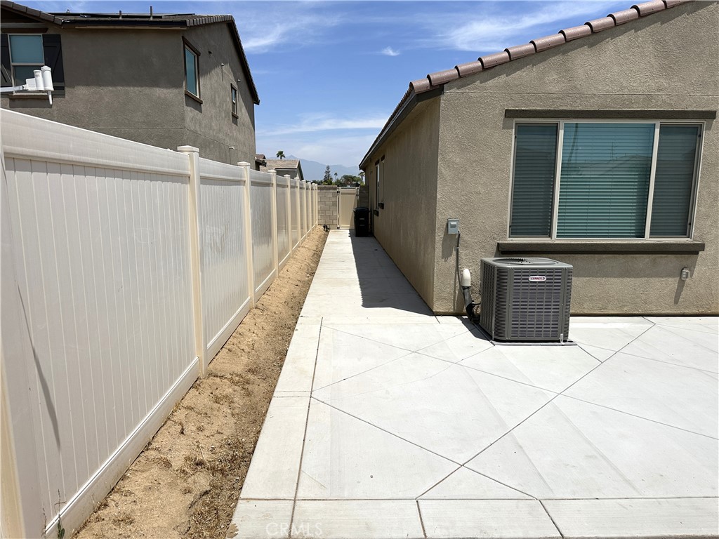1289 Kingfisher Property Photo 36
