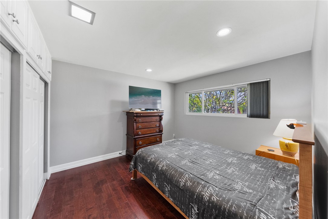 1020 La Serna Property Photo 33