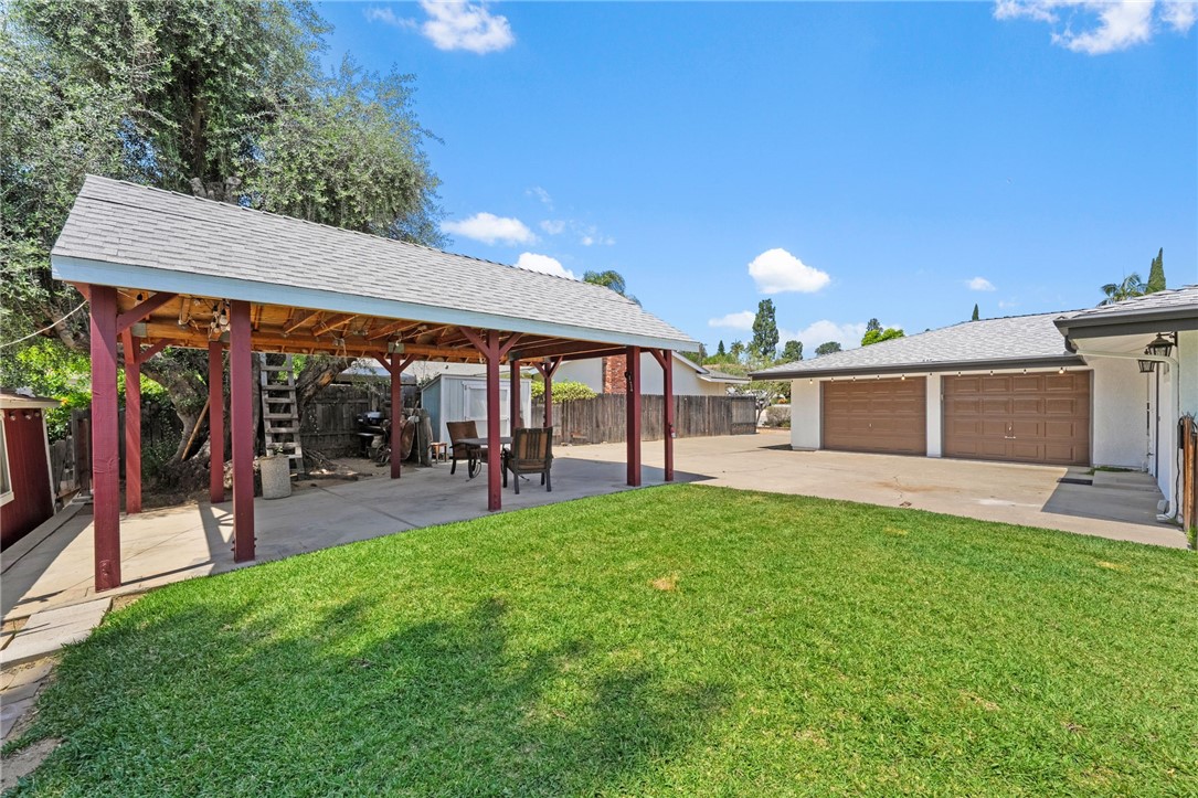 1020 La Serna Property Photo 43