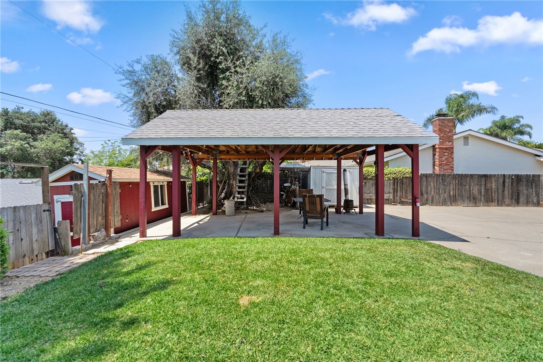 1020 La Serna Property Photo 44