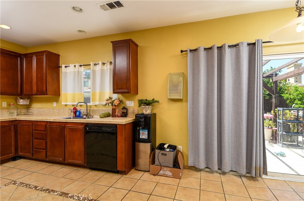 845 Brisbane Property Photo 12