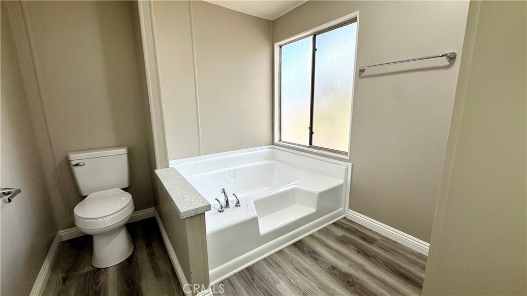 880 N Lake Street 69 Property Photo 24