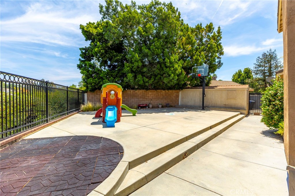 41762 Humber Drive Property Photo 34
