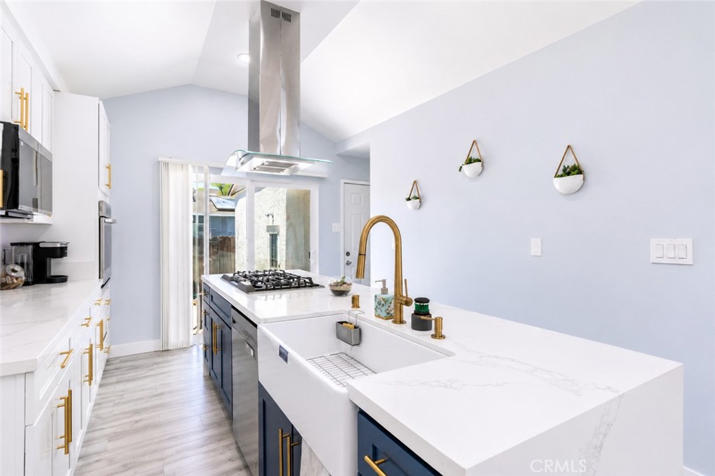 438 D Property Photo 2