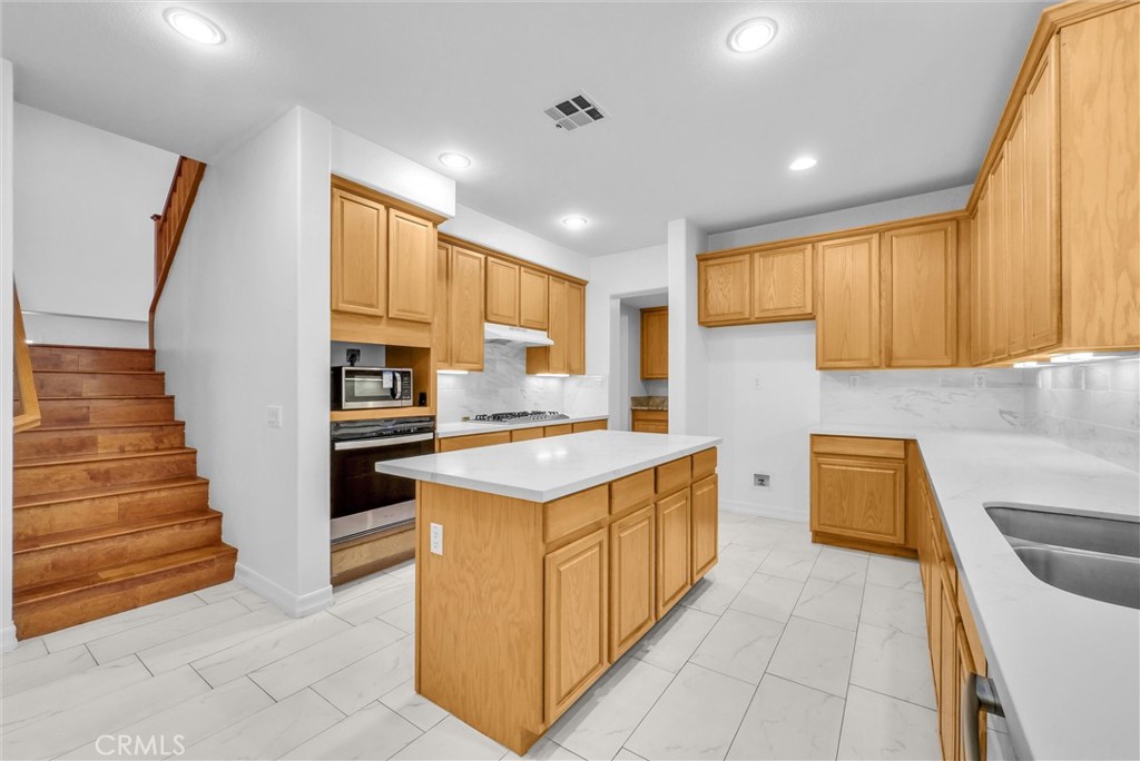 1144 Garland Way Property Photo 13
