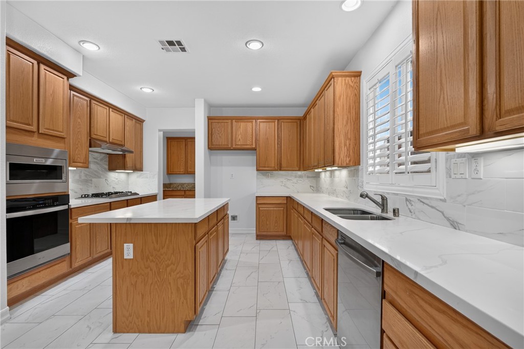 1144 Garland Way Property Photo 13