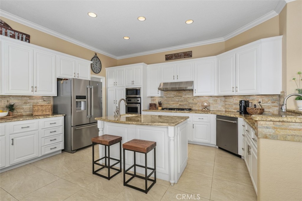 23785 Via Madrid Property Photo 12