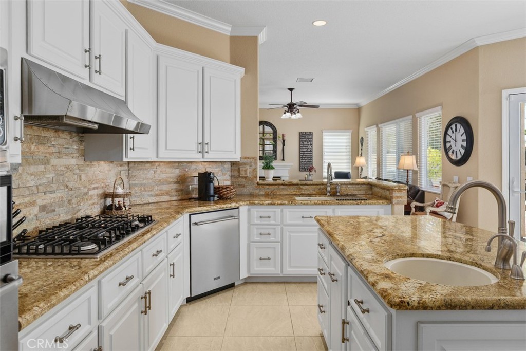 23785 Via Madrid Property Photo 14