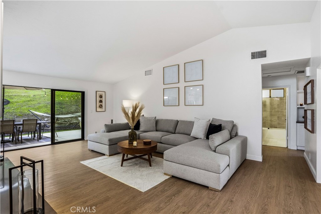 22207 Vacation Property Photo 9