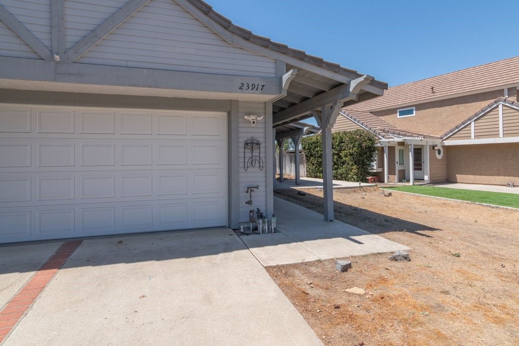 23917 Five Tribes Trail Property Photo 3