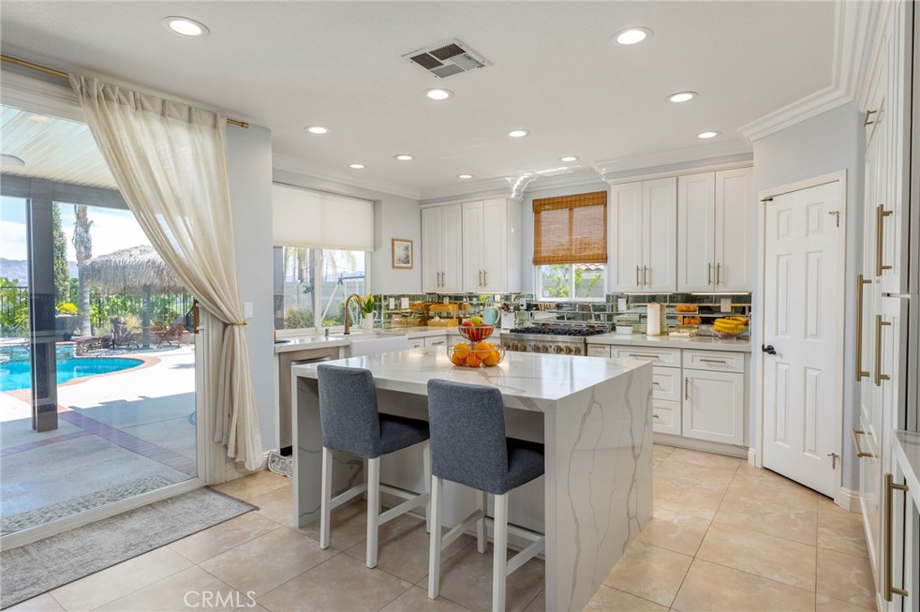 42711 Mountain Shadow Road Property Photo 11