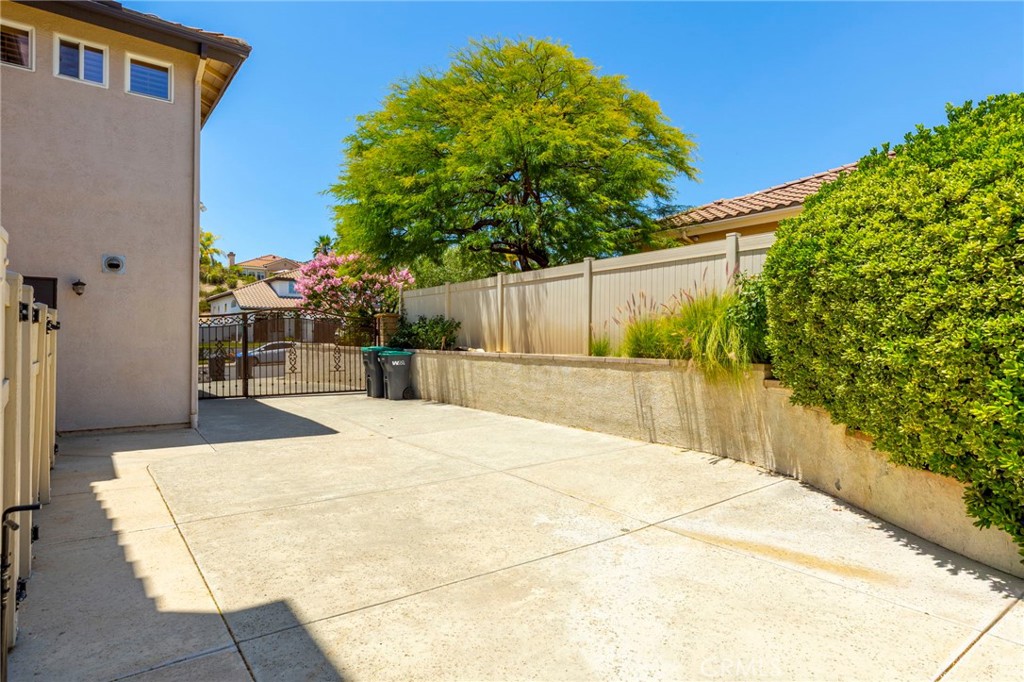 42711 Mountain Shadow Road Property Photo 29
