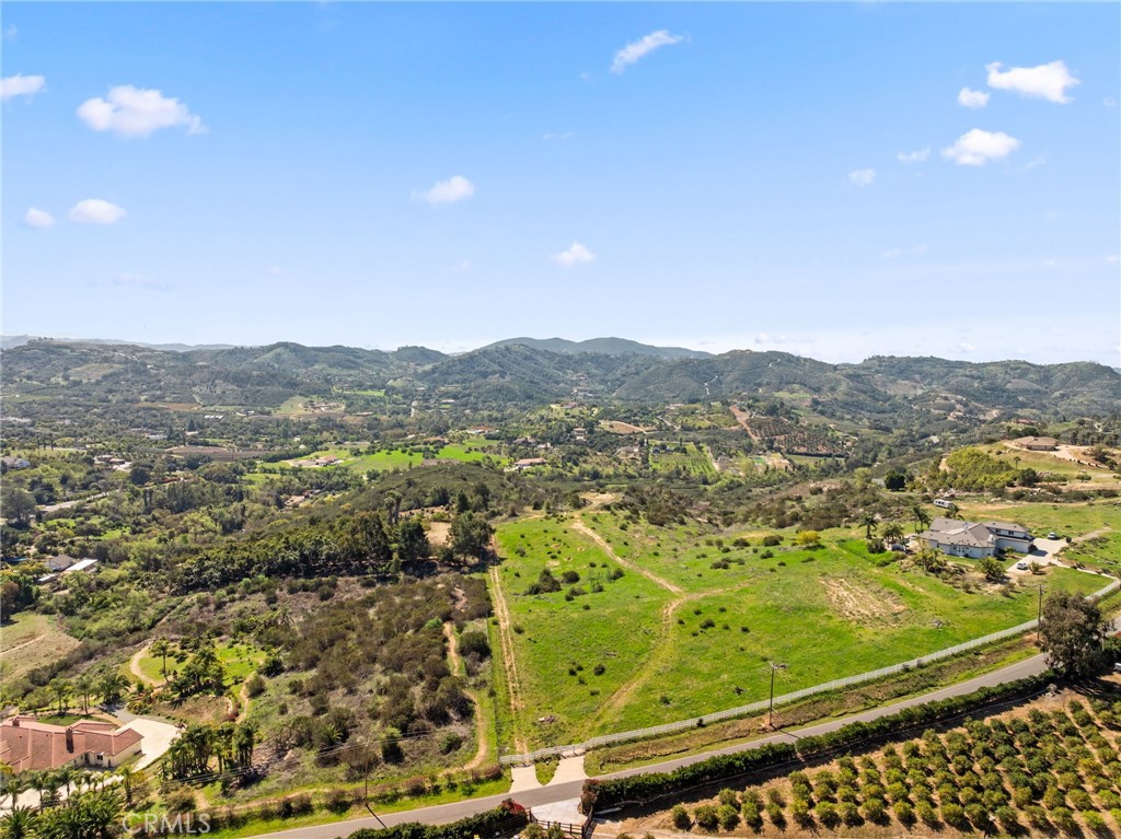 2 Las Palmeras Property Photo 10