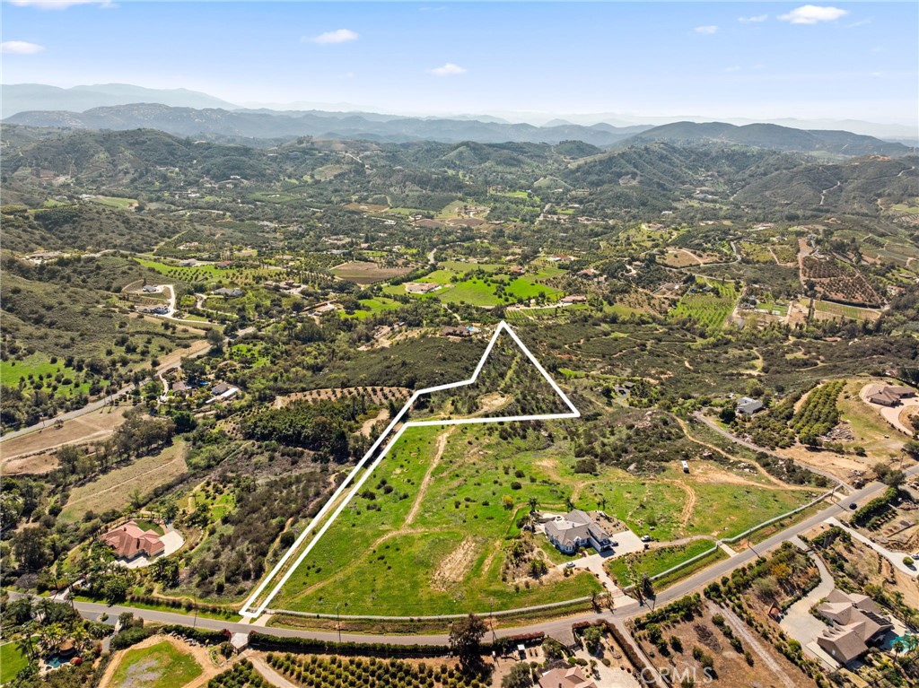 2 Las Palmeras Property Photo 13