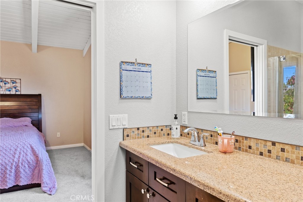 17240 Gunnerson Property Photo 32