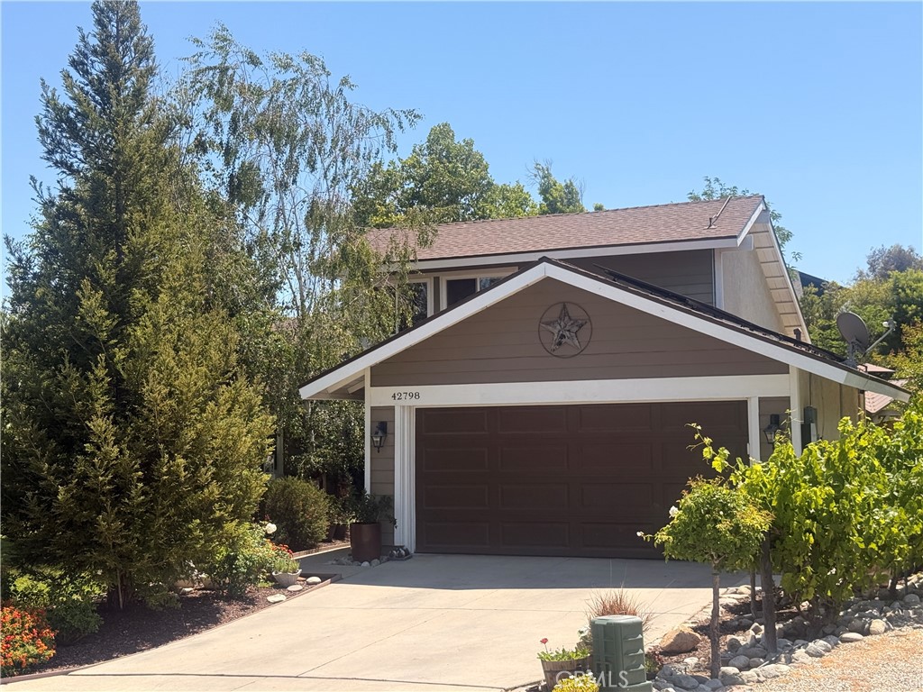 42798 Twilight Court Property Photo