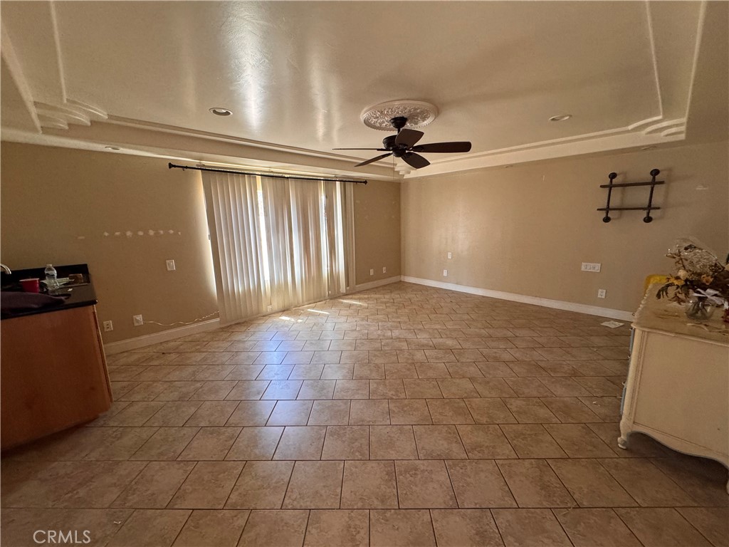 3261 N Kenora Property Photo 11