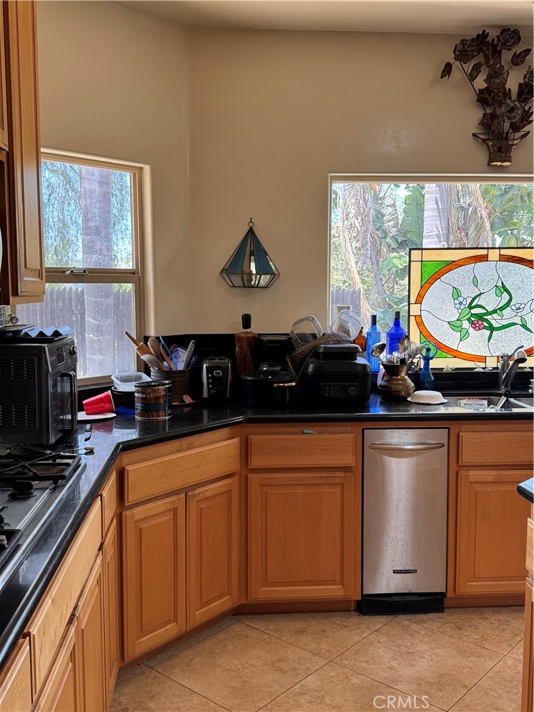 3261 N Kenora Property Photo 29