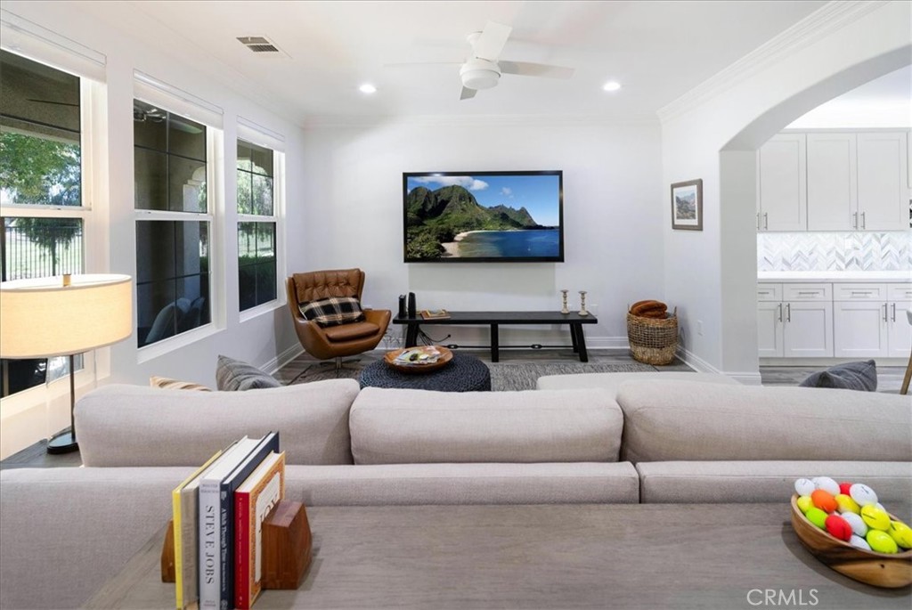 8010 Bay Hill Property Photo 8
