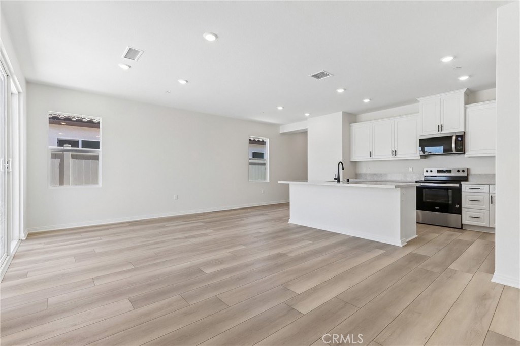 1222 Kent Circle Property Photo 6