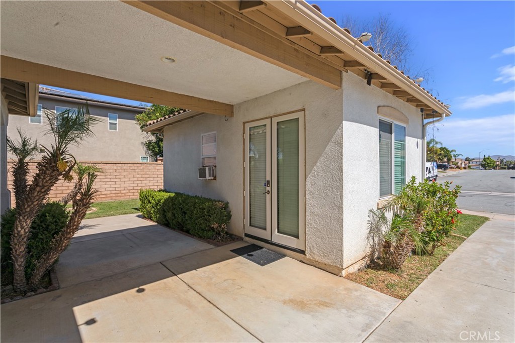 28399 Northmoore Place Property Photo 3