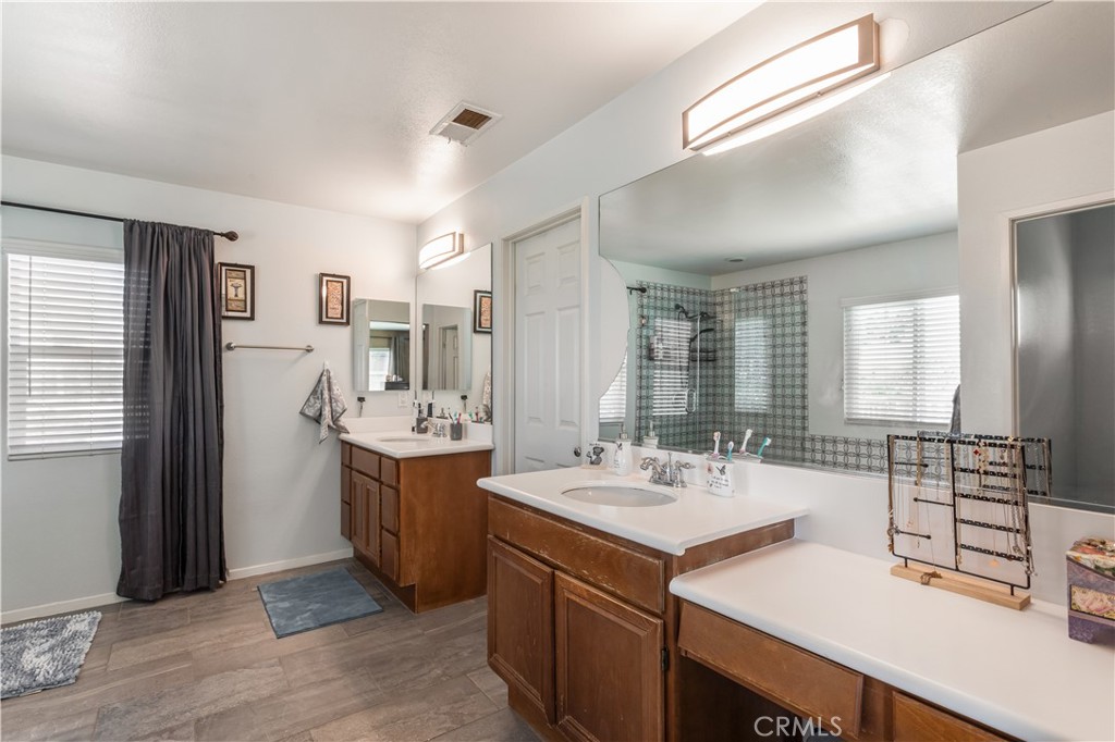 28399 Northmoore Place Property Photo 25