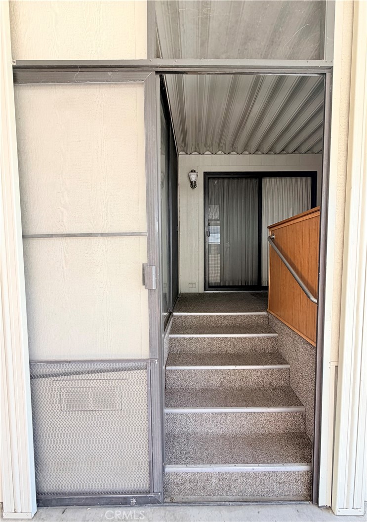 1454 Western Property Photo 4