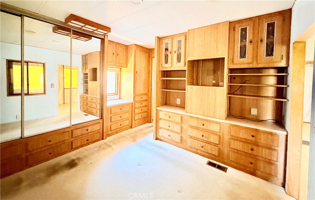 1454 Western Property Photo 16