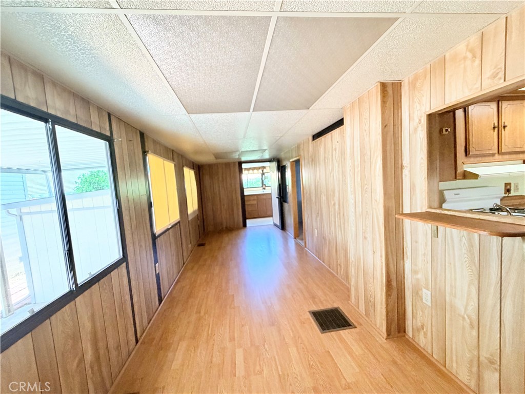 1454 Western Property Photo 18