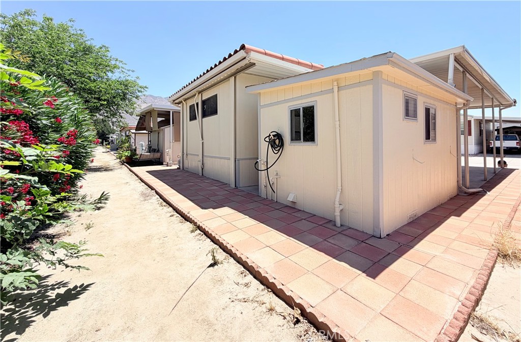 1454 Western Property Photo 23