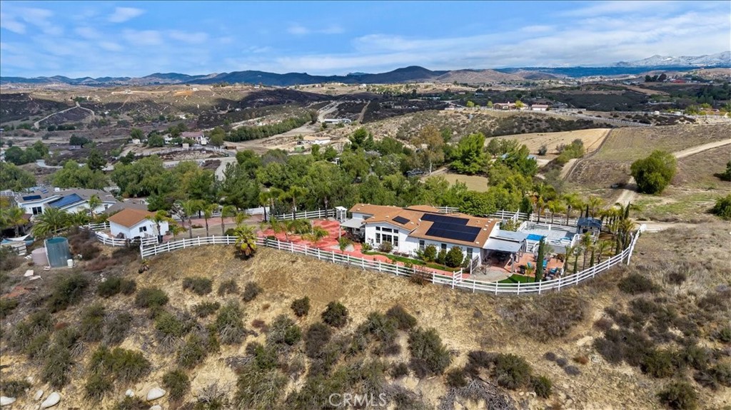 39565 Spanish Oaks Drive Property Photo 8
